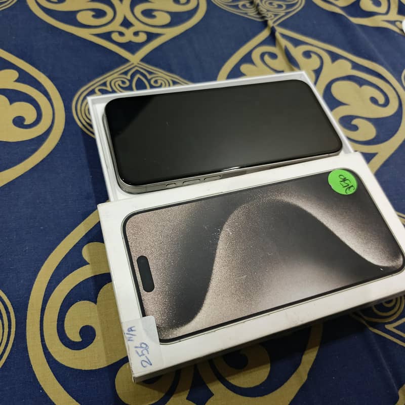 Apple iPhone 15 Pro Max 2