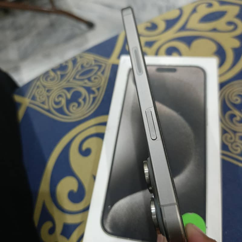 Apple iPhone 15 Pro Max 3