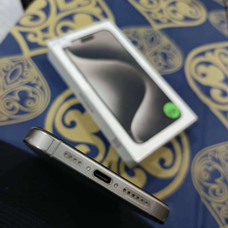 Apple iPhone 15 Pro Max 5