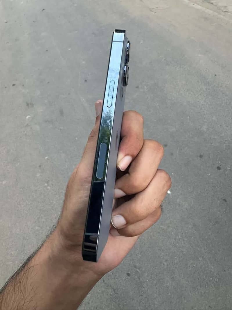 Apple iPhone 13 Pro 0