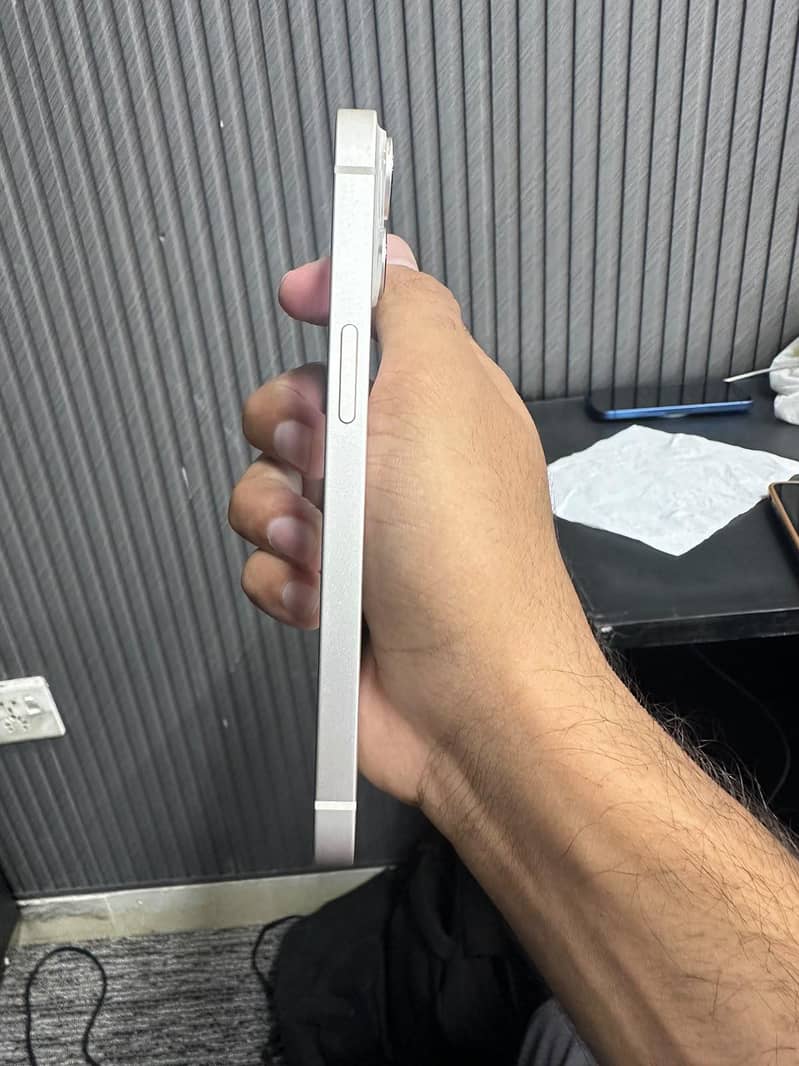 Apple iPhone 14 5