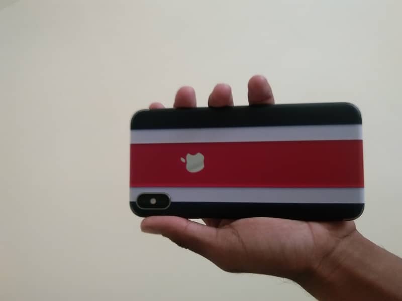 Apple iPhone XS Max 3