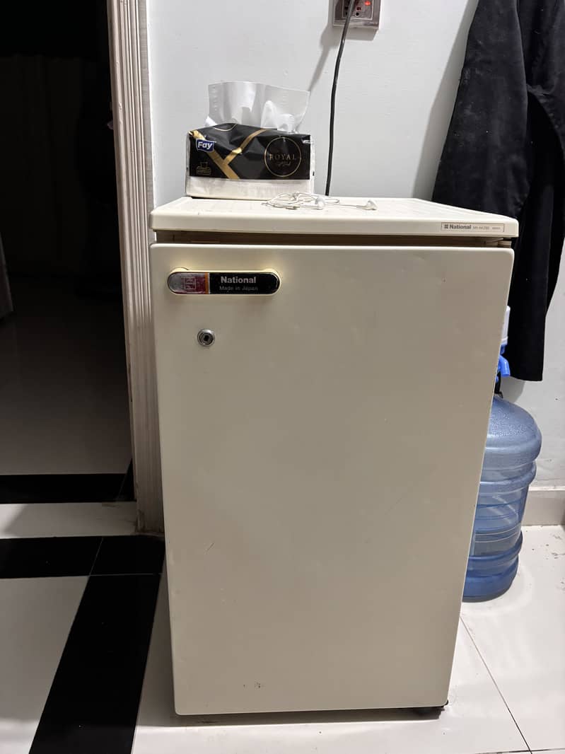 Small fridge 0