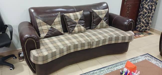 Sofa Set (5 Seater) & Center Table