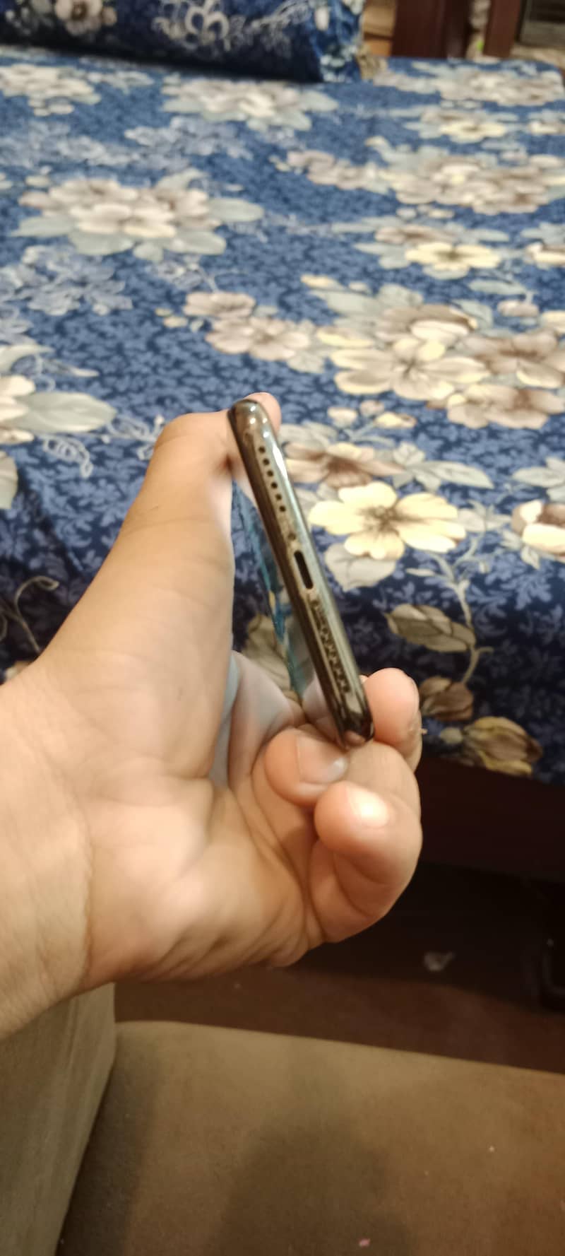 Apple iPhone X 4