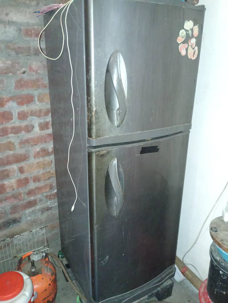 Medium Sized Refrigerator 0
