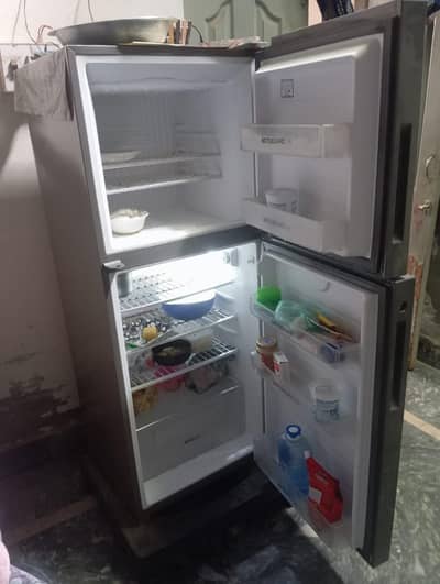haier refrigerator black color medium size