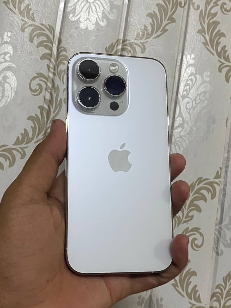 Apple iPhone 14 Pro 0