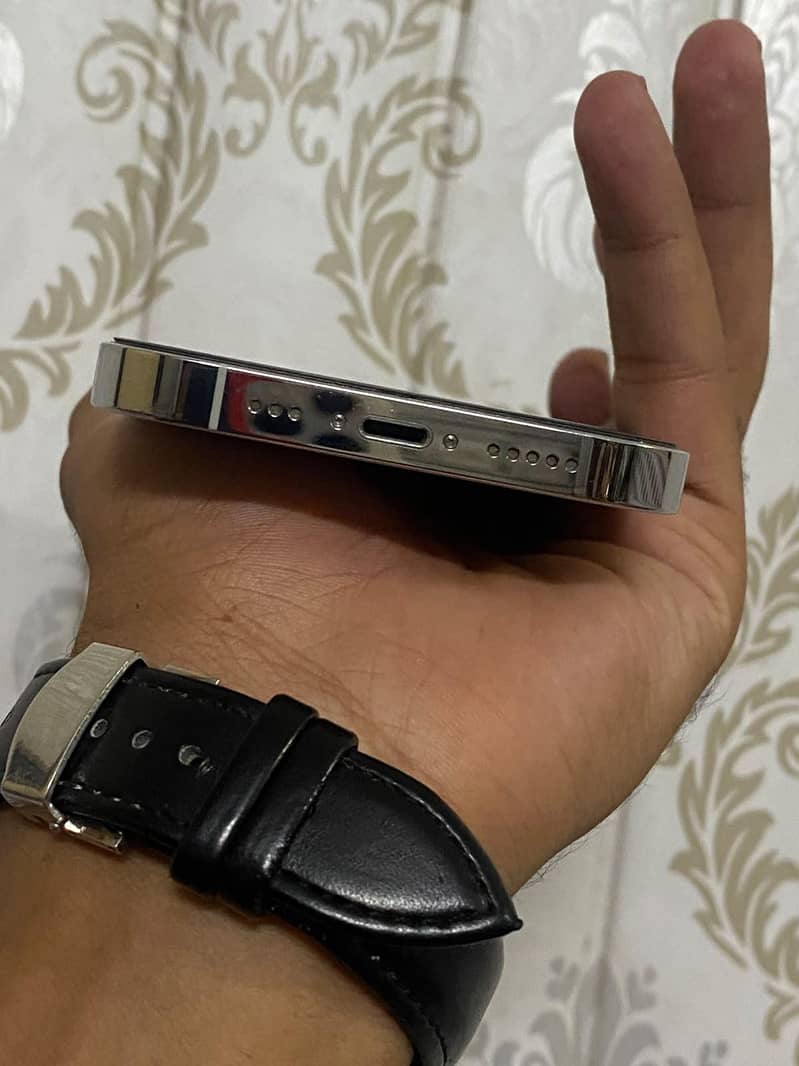Apple iPhone 14 Pro 4