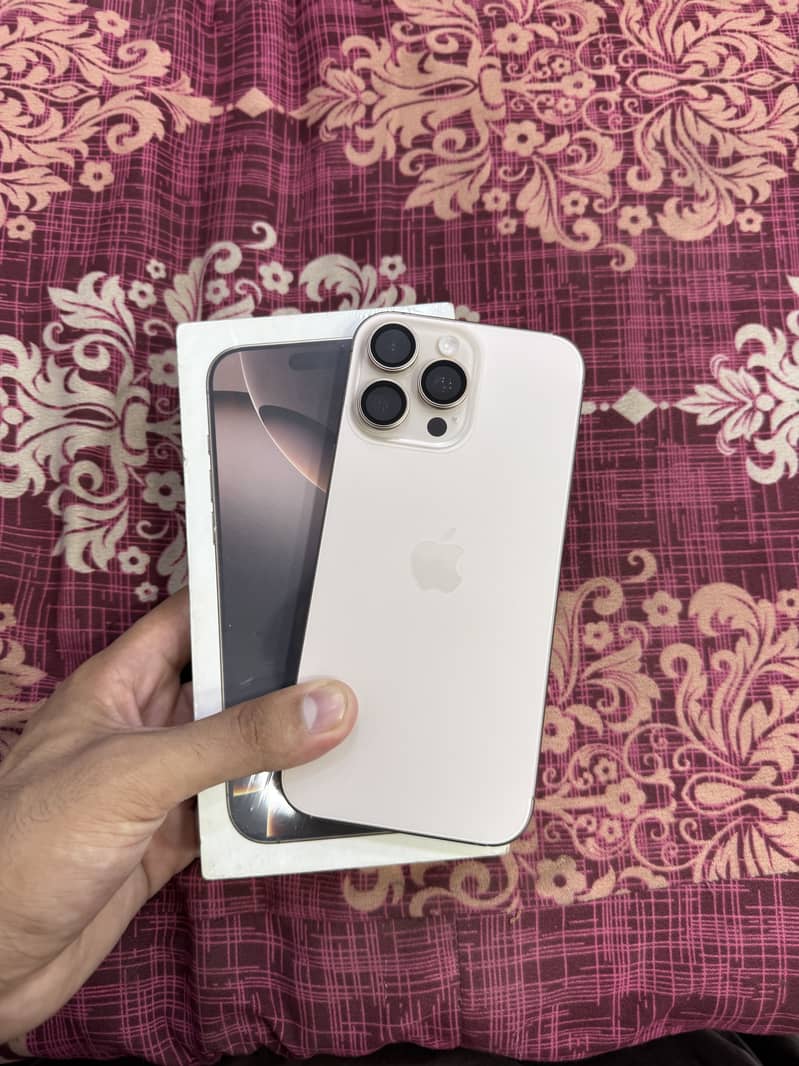 Apple iPhone 16 Pro Max 0