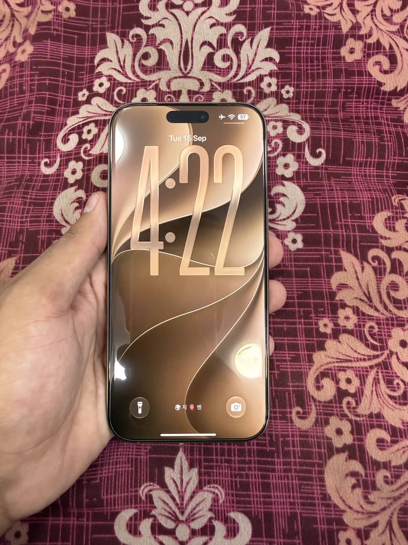 Apple iPhone 16 Pro Max 2