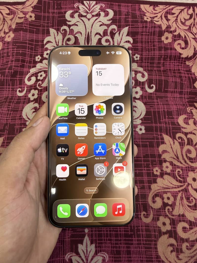 Apple iPhone 16 Pro Max 4