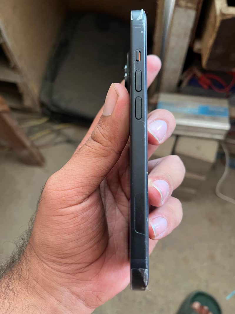 Apple iPhone 15 5