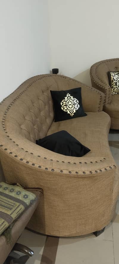 beautiful brand new 7 seater sofa set