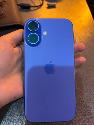 Apple iPhone 16