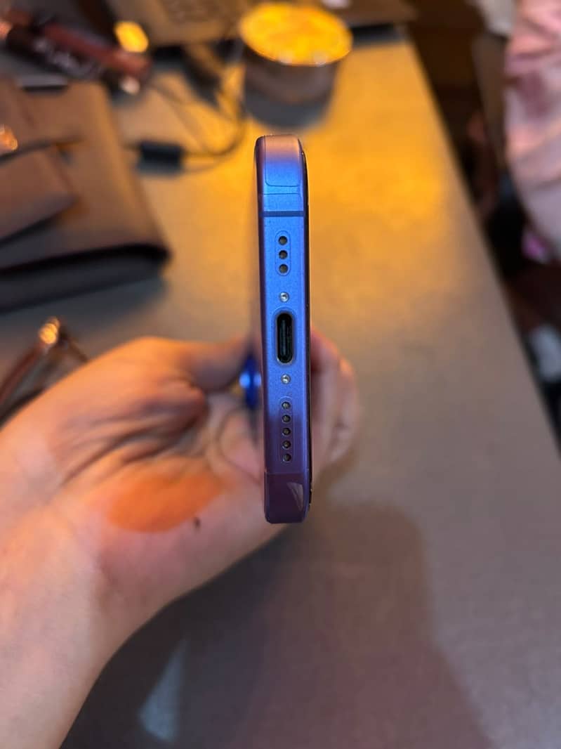 Apple iPhone 16 1