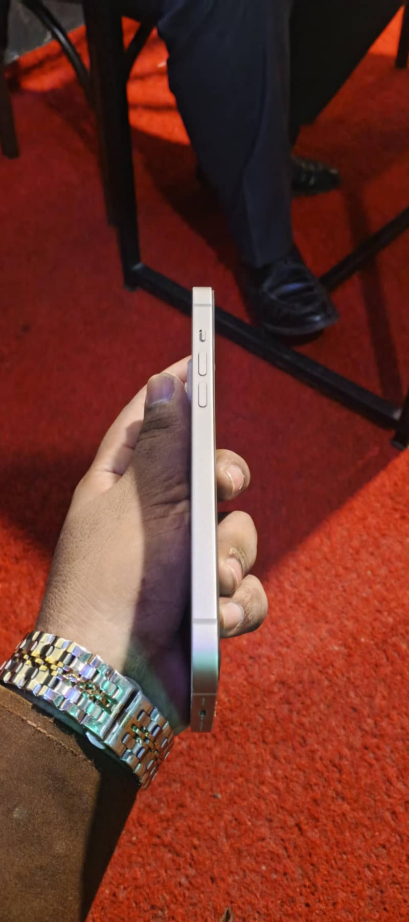 Apple iPhone 14 plus 3