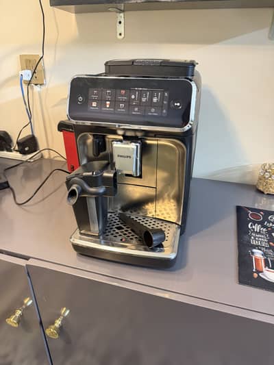 Philips Fully Automatic Espresso Machine, 3300 Series with LatteGo
