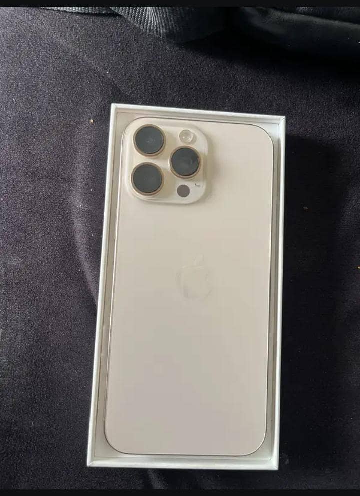 Apple iPhone 16 Pro Max 0