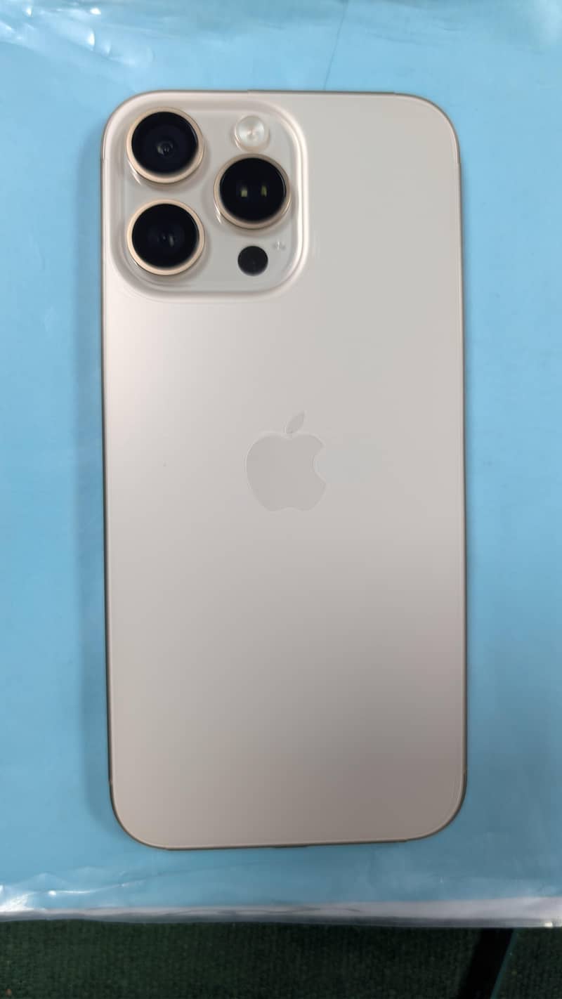 Apple iPhone 16 Pro Max 7