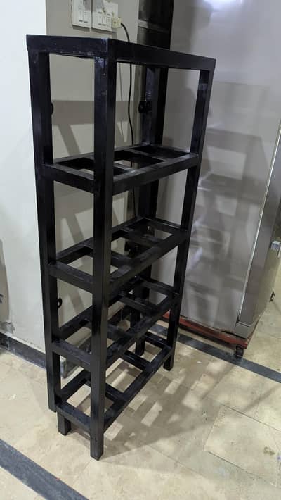 Solar Battery Stand (4 battery capacity)