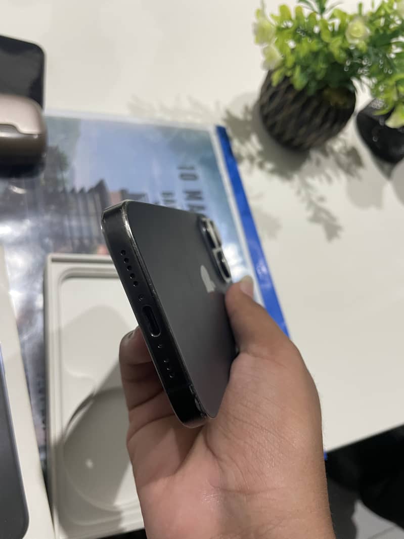Apple iPhone 15 Pro 10