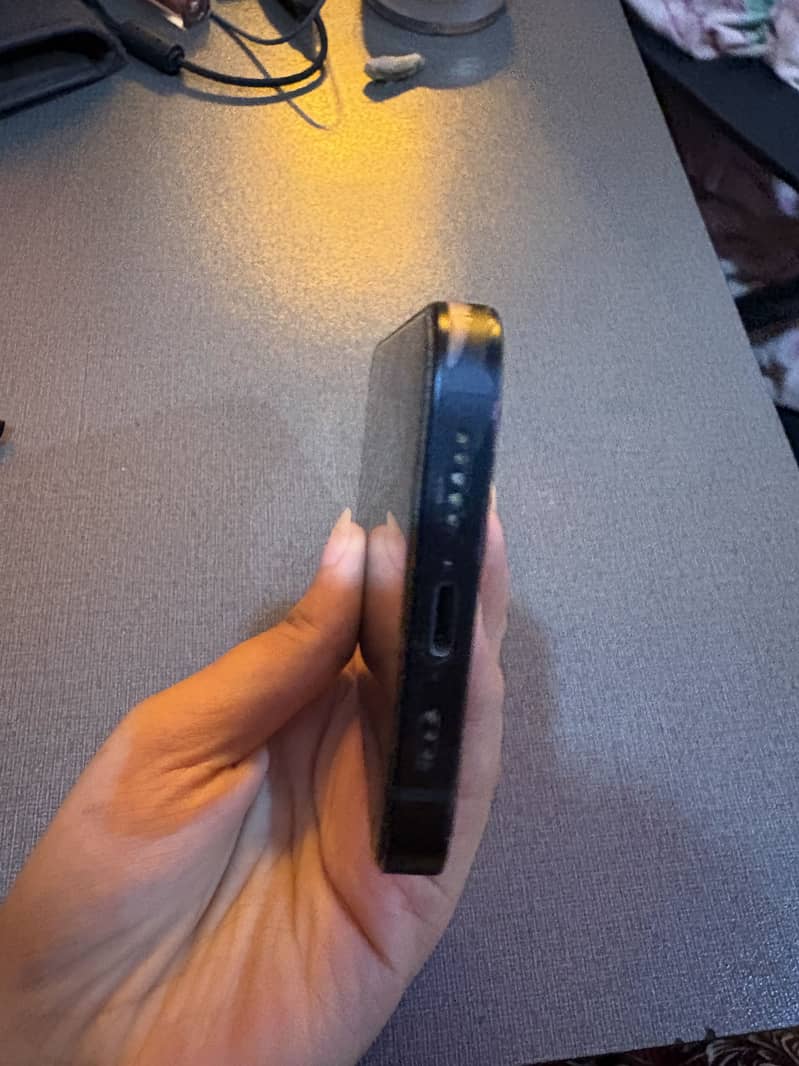 Apple iPhone 14 3