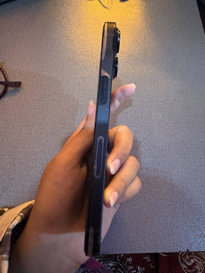Apple iPhone 14 4
