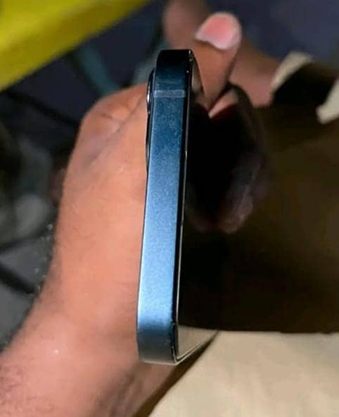 Apple iPhone 13 1