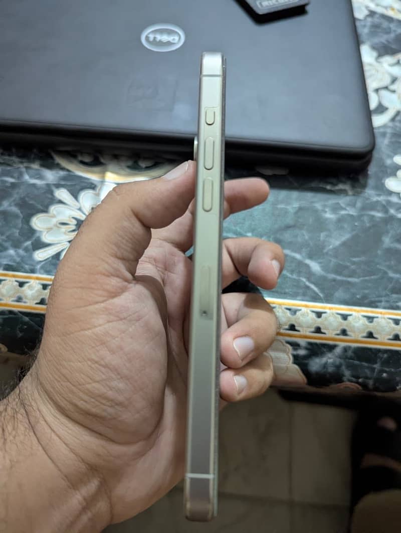 Apple iPhone 15 Pro Max 7