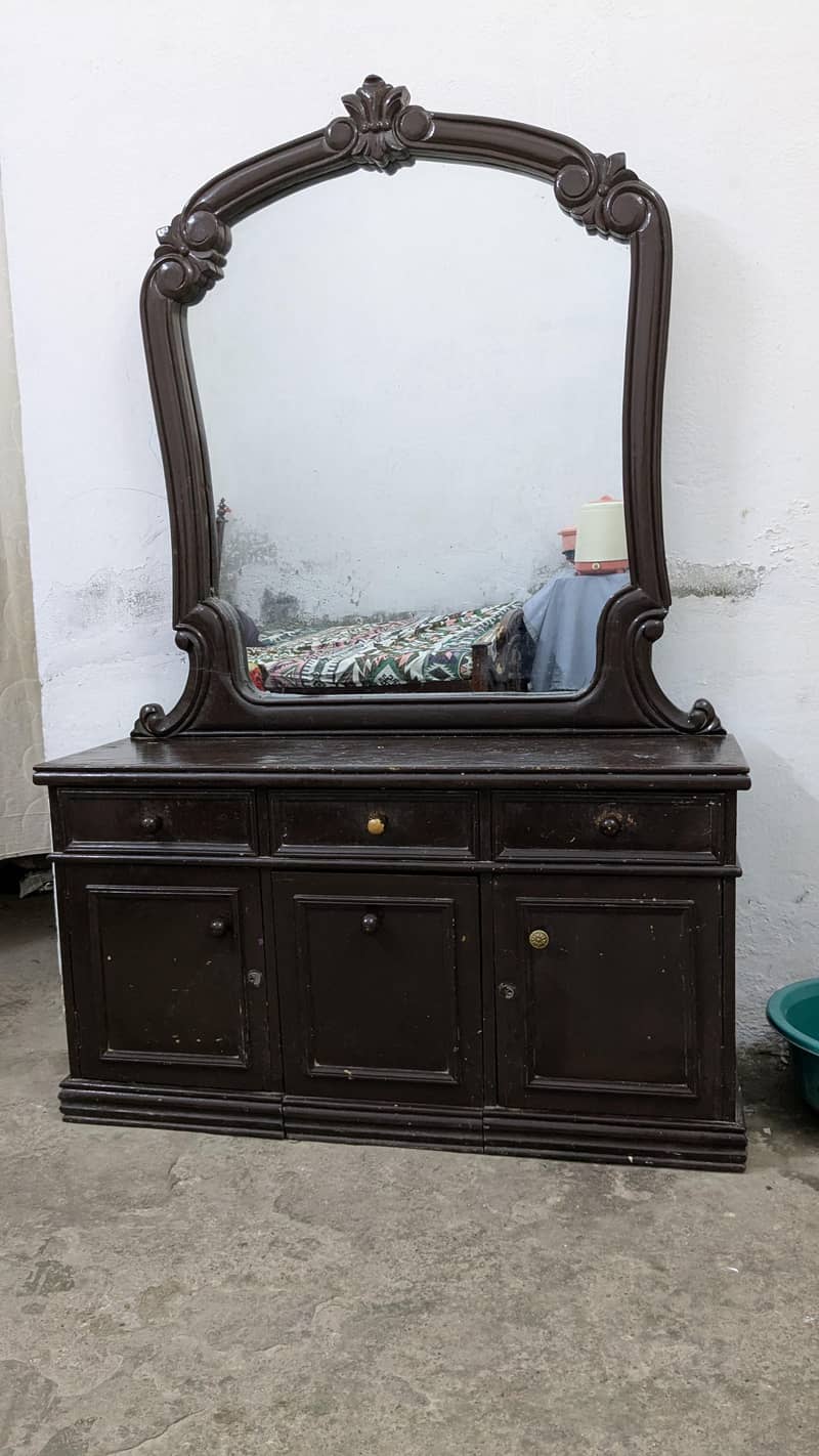dressing table 0