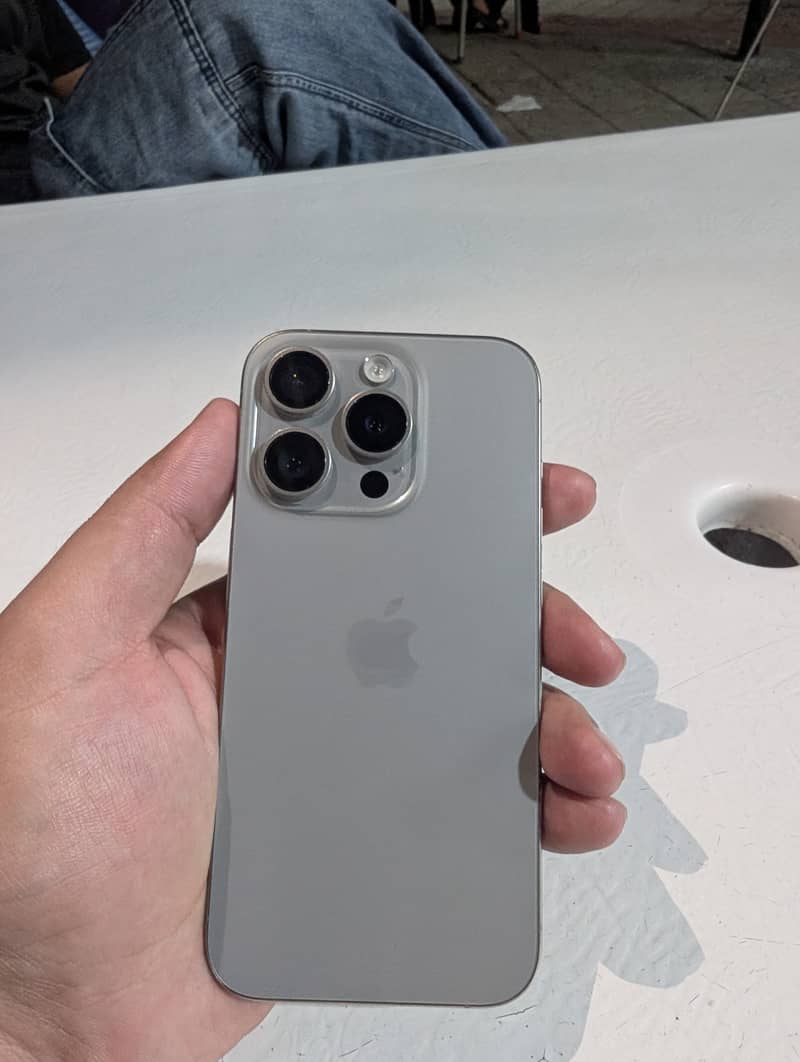 Apple iPhone 15 Pro 2