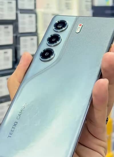 Tecno CAMON 40 Pro