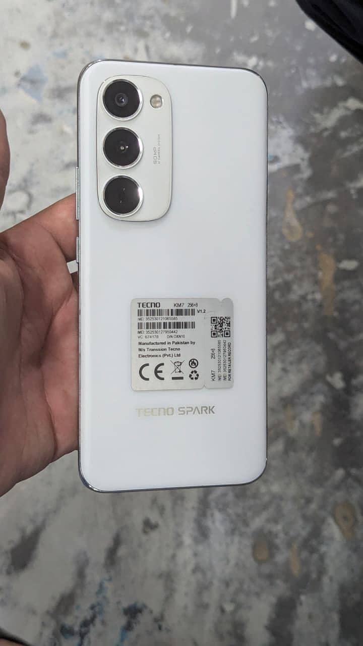 Tecno spark 40 pro plus 0
