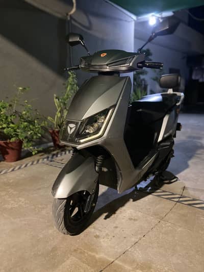 Yadea T5 electric scooter