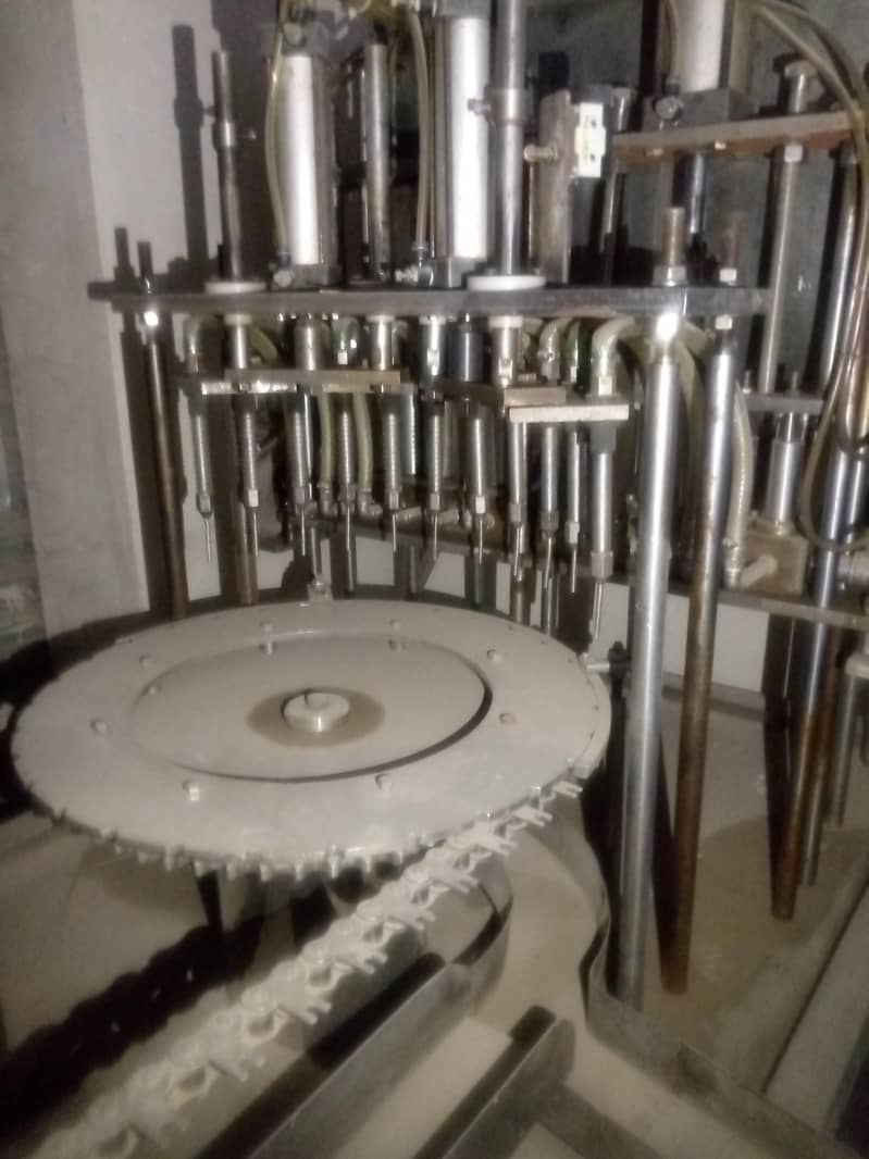 Molding Machine 2