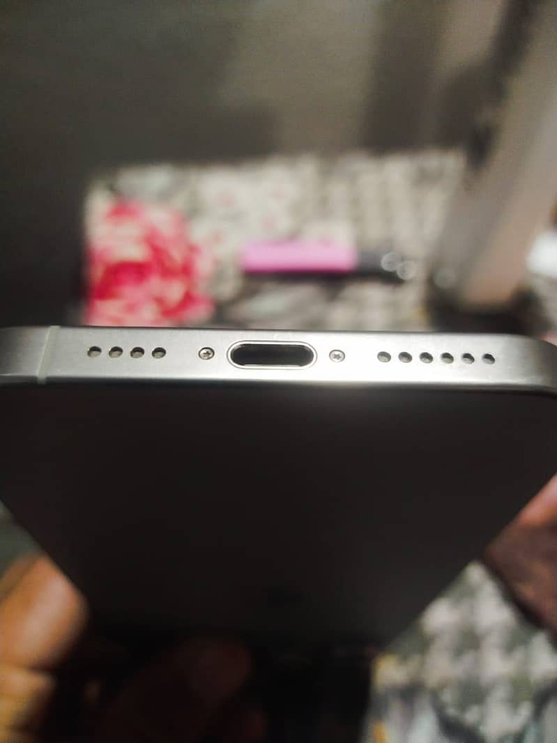 Apple iPhone 16 Pro Max 0