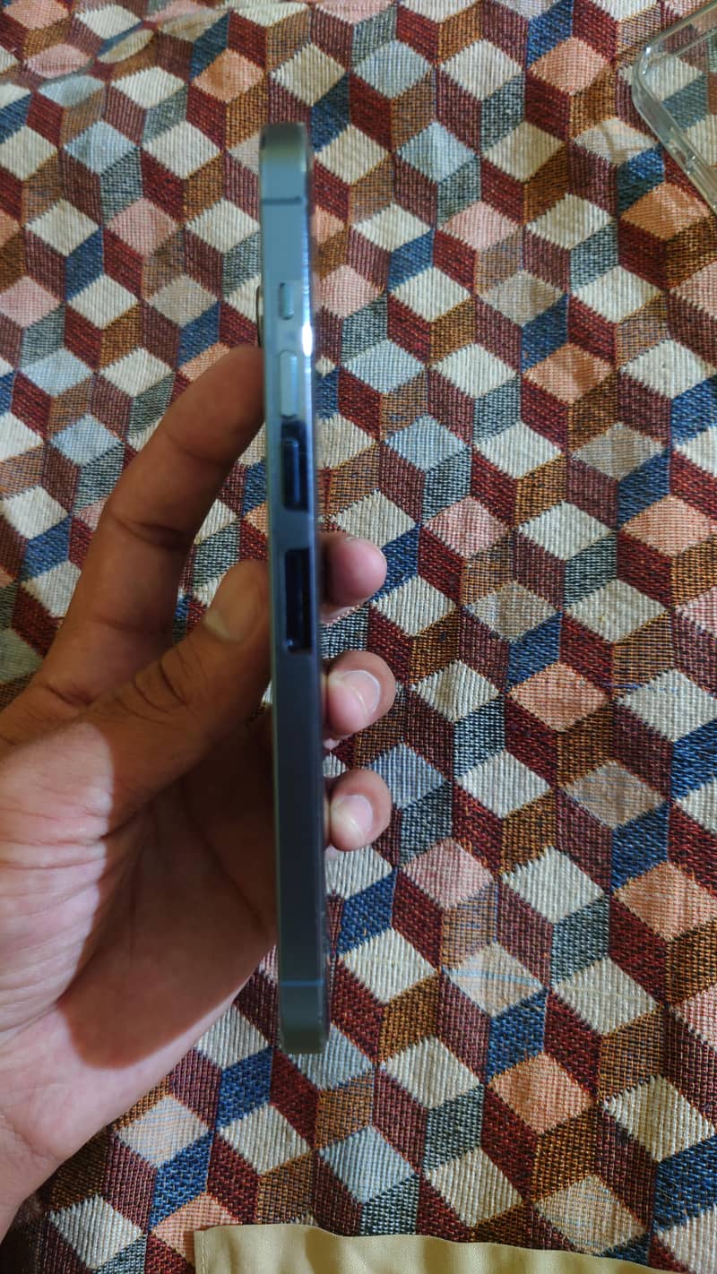 Apple iPhone 13 Pro Max 3