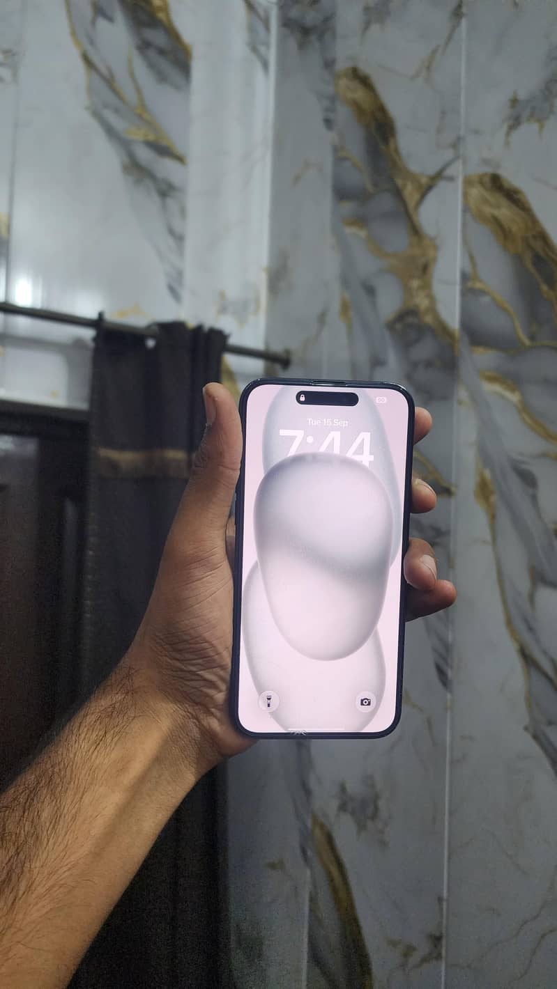 Apple iPhone 15 plus 5