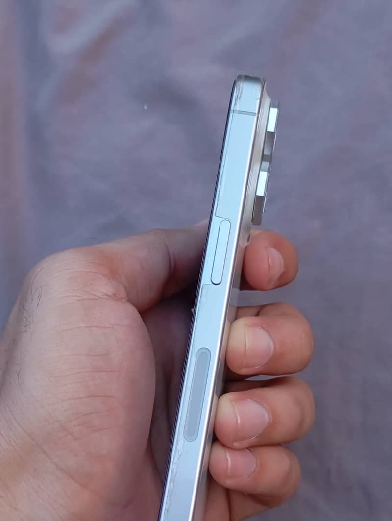 Apple iPhone 15 Pro 8