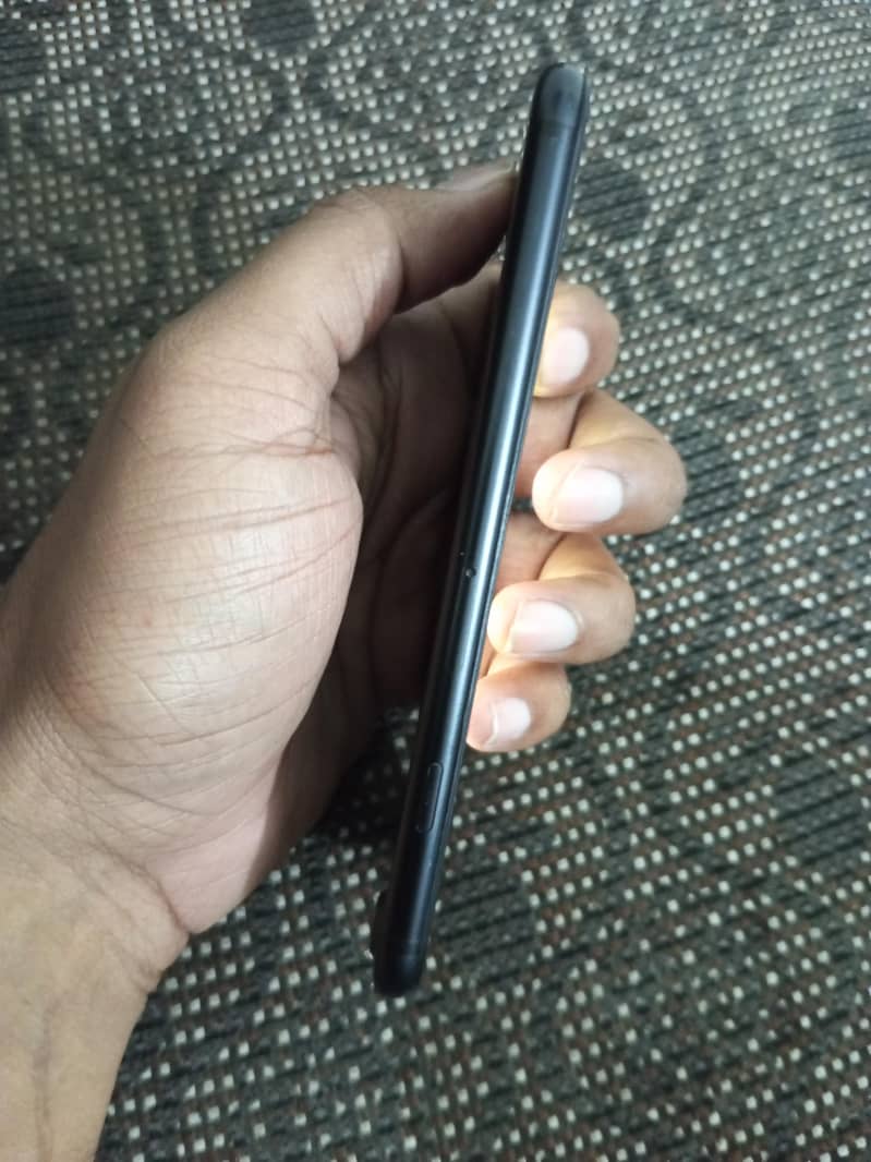 Apple iPhone 7 0