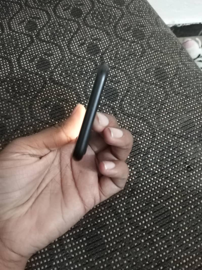 Apple iPhone 7 3