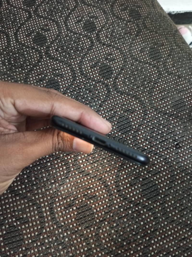 Apple iPhone 7 4