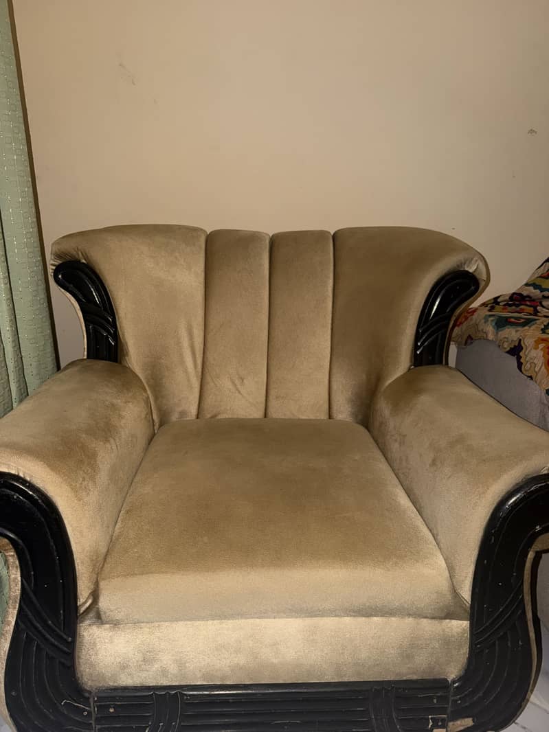 Sofa set in Good condition 2