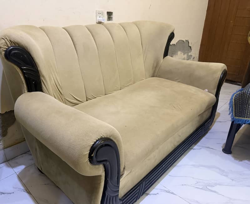 Sofa set in Good condition 3
