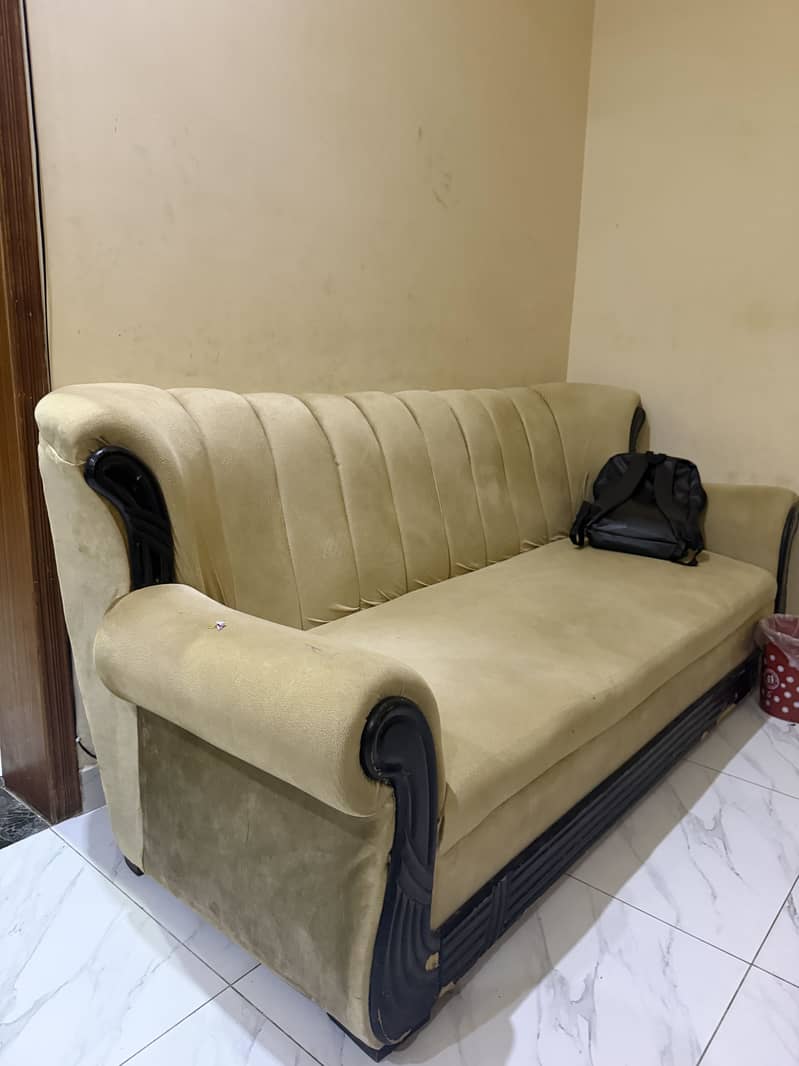 Sofa set in Good condition 4