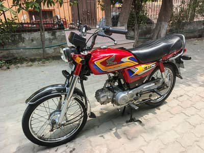 Honda CD 70 2025