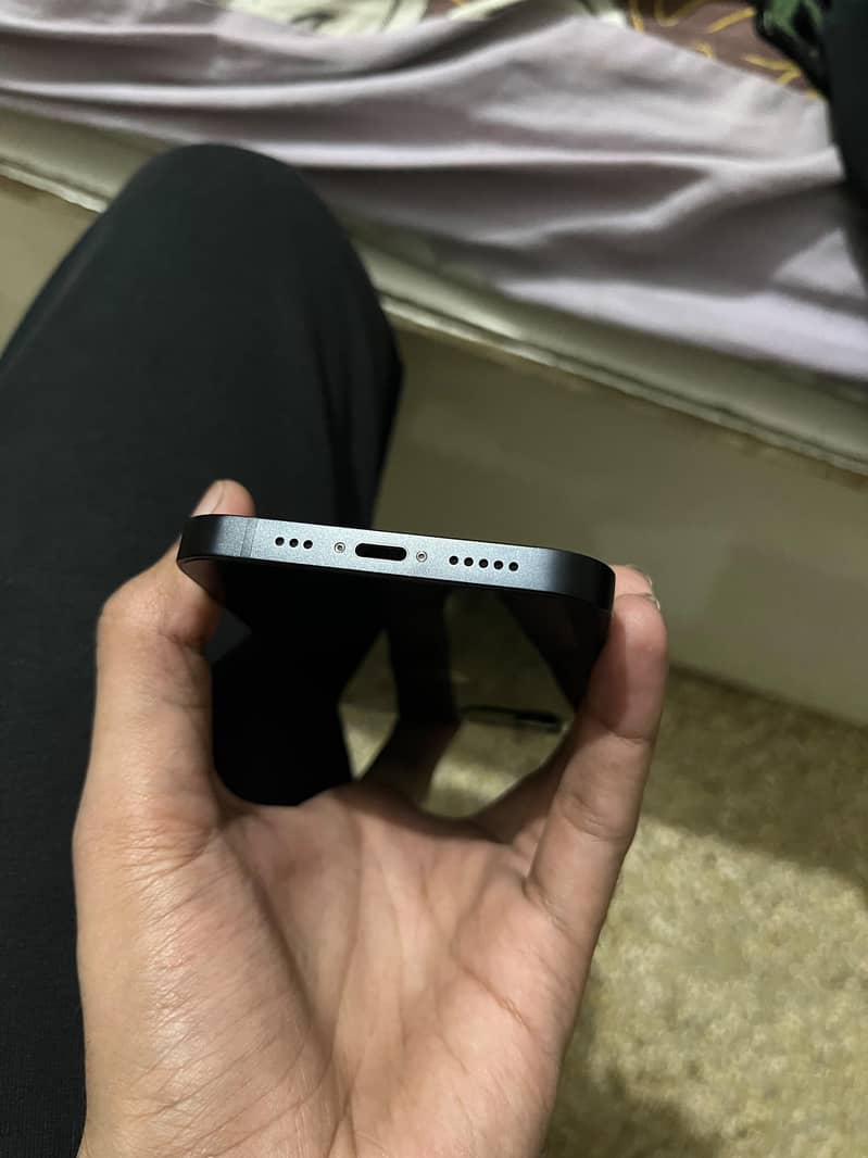 Apple iPhone 12 3