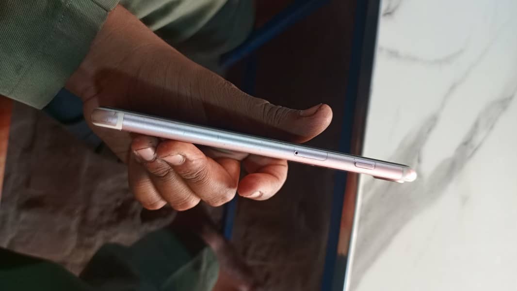 Apple iPhone 7 Plus 1