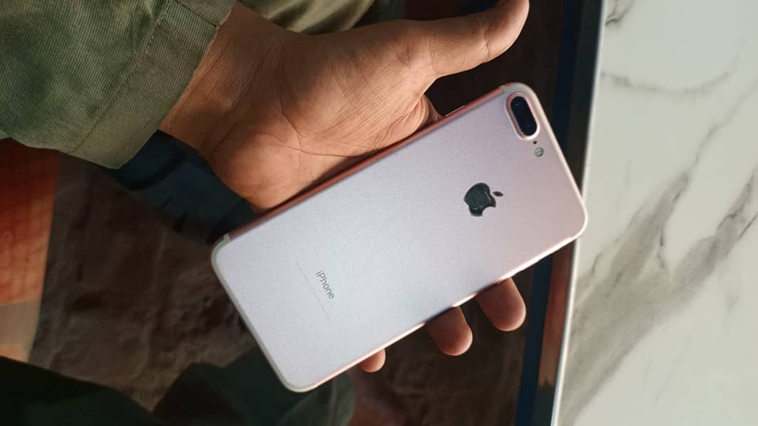 Apple iPhone 7 Plus 3